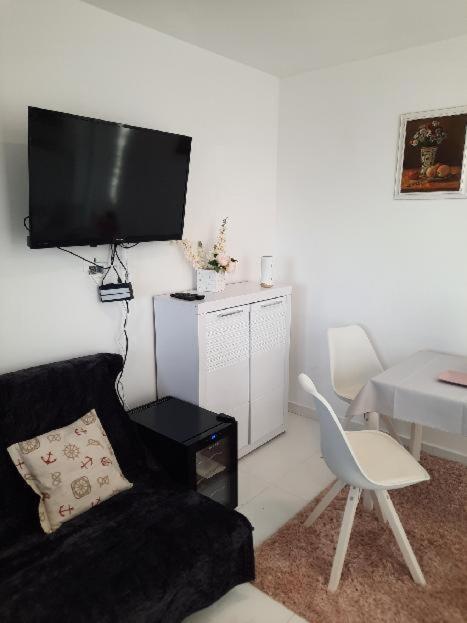 Apartmán Penzion u Kapitána Vir Exteriér fotografie